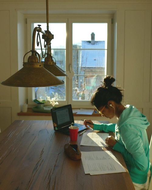 Negotiate College Financial Aid: A Step-by-Step Guide to Save 15%