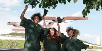 New College Graduation Requirements 2025: Your Step-by-Step Guide - Cover Image