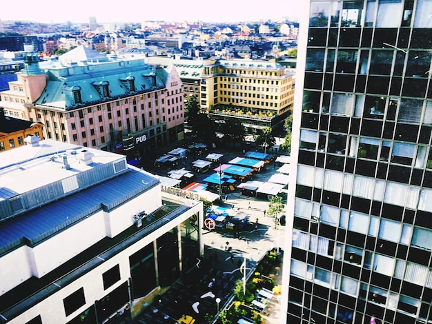 REITs for Beginners: Your Guide to Passive Real Estate Income in 2025